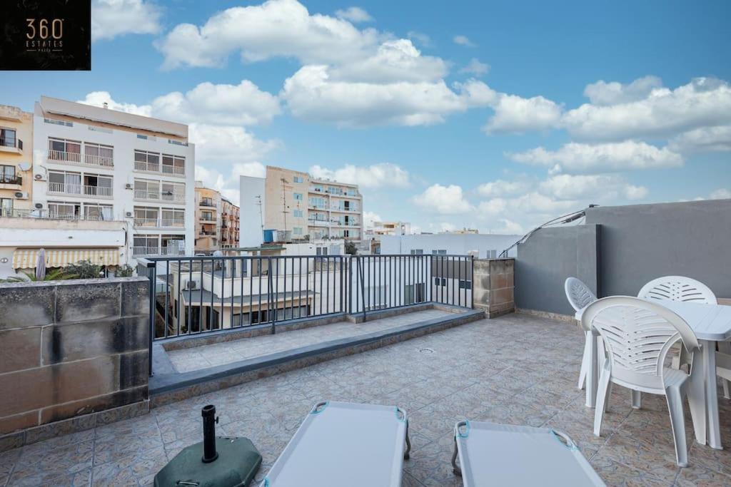 Comfortable Penthouse, Served With Lift, Wifi & Ac By 360 Estates Gzira Экстерьер фото