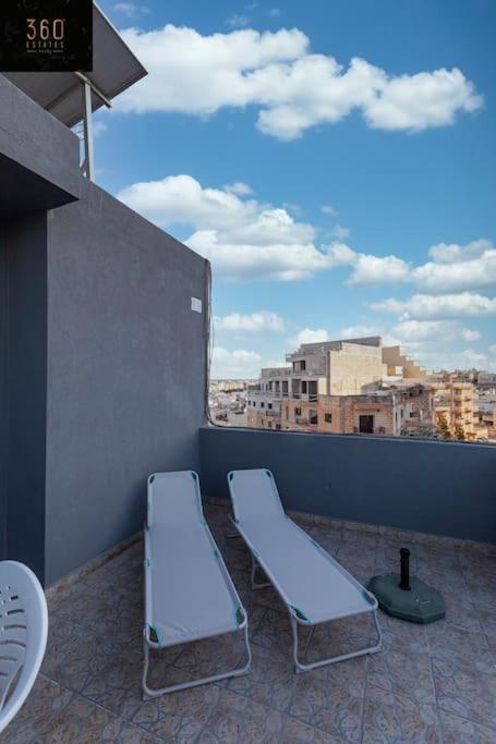 Comfortable Penthouse, Served With Lift, Wifi & Ac By 360 Estates Gzira Экстерьер фото